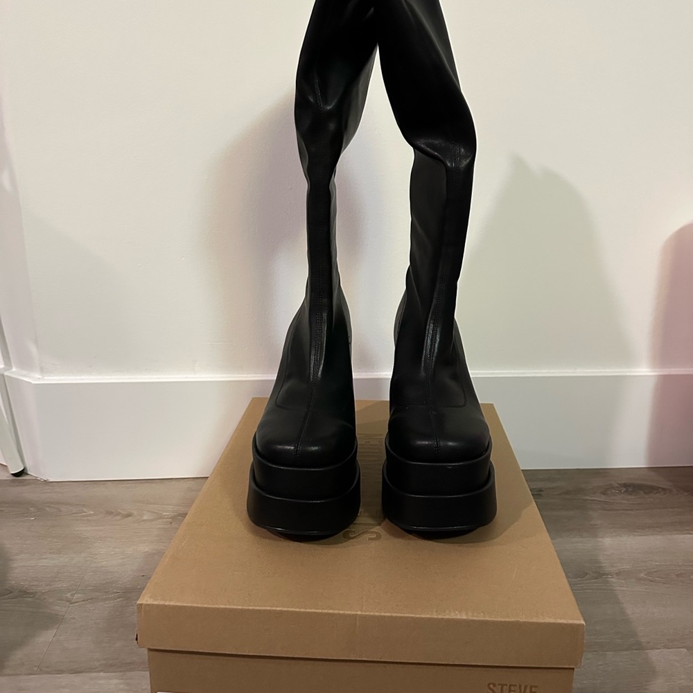 Steve Madden Black Heeled Platform Boots (Cypress) - Picture 3 of 4